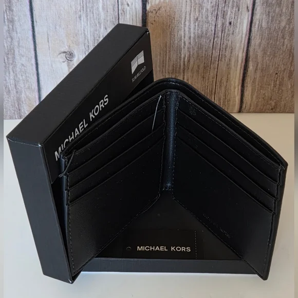 Michael Kors Slim Bifold Wallet NWT Box Included - Picture 3 of 15